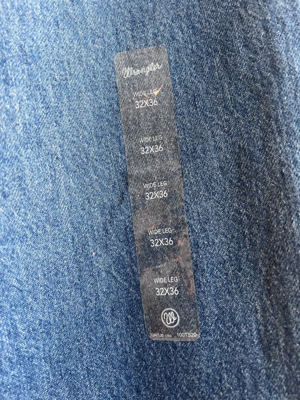 WRANGLER | Women's Retro Bailey High Rise Wide Leg Jeans in the Yvette wash. - Picture 12 of 14